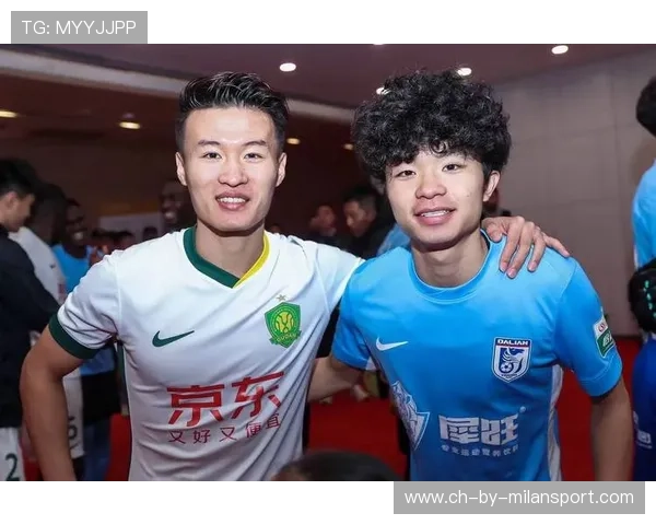 大连英博林良铭快速反击吸引防守注意，轻松攻破对手防线